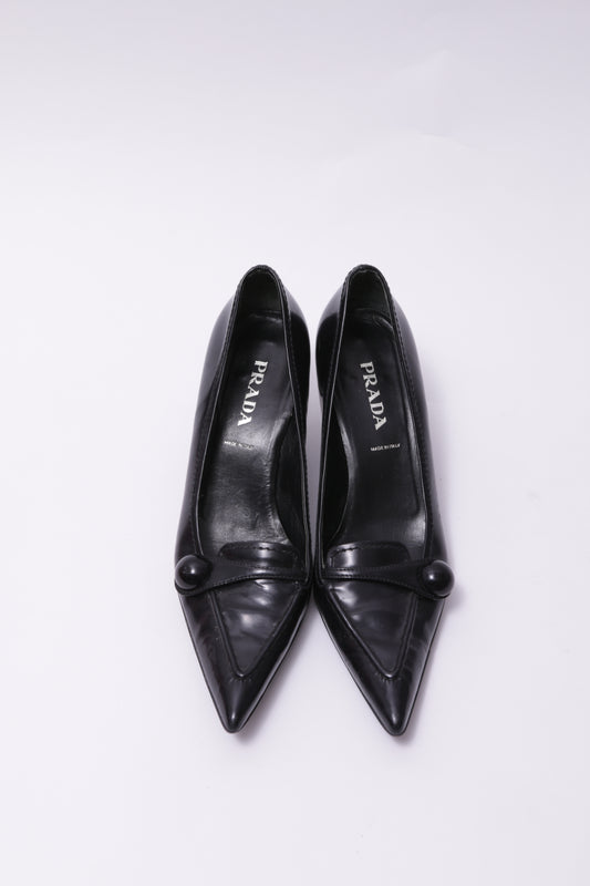 Prada 00’s kitten heels in black leather