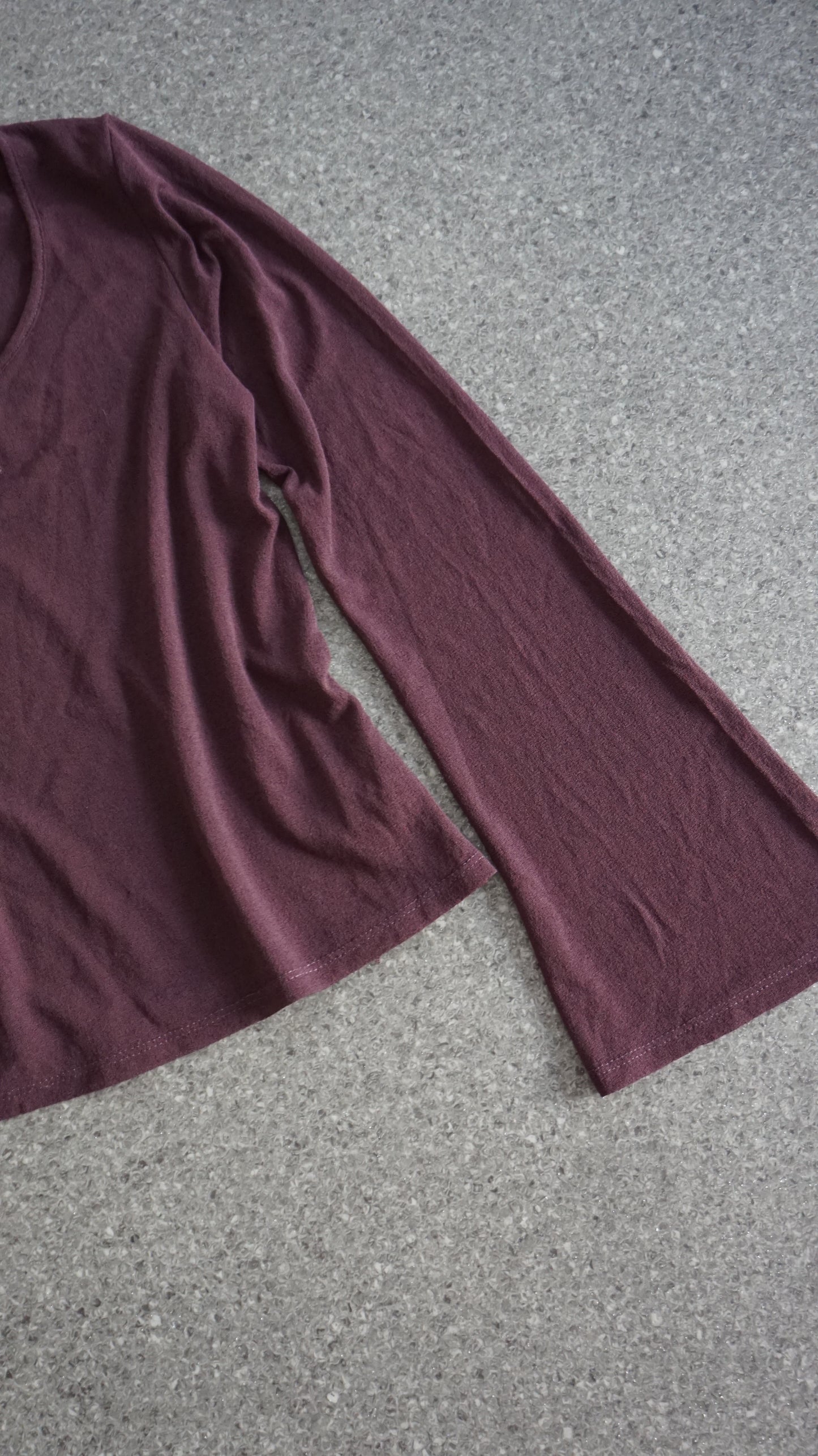 stretch flared sleeve top in dark burgundy