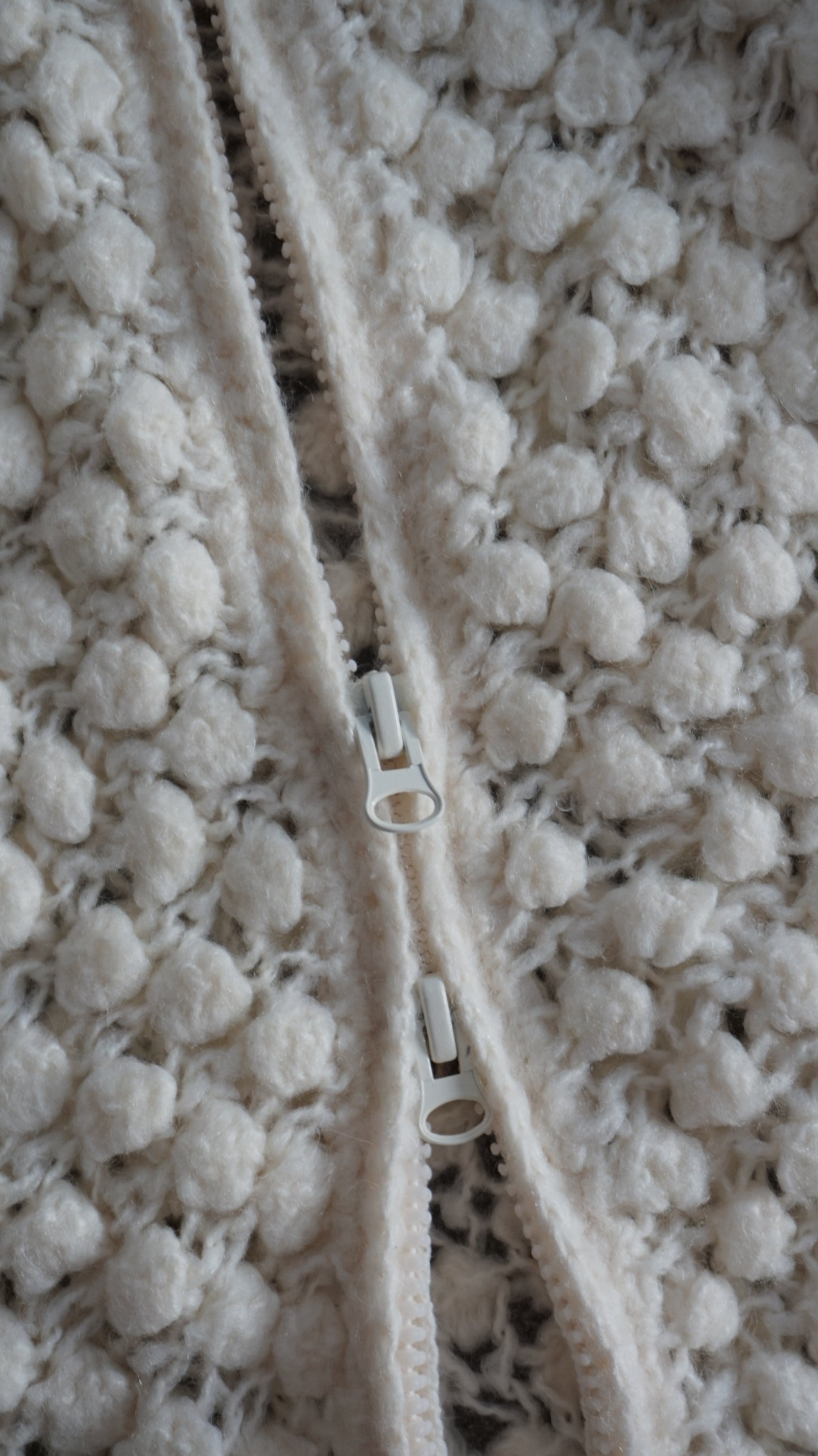 Double zipper open thick long knit in cream