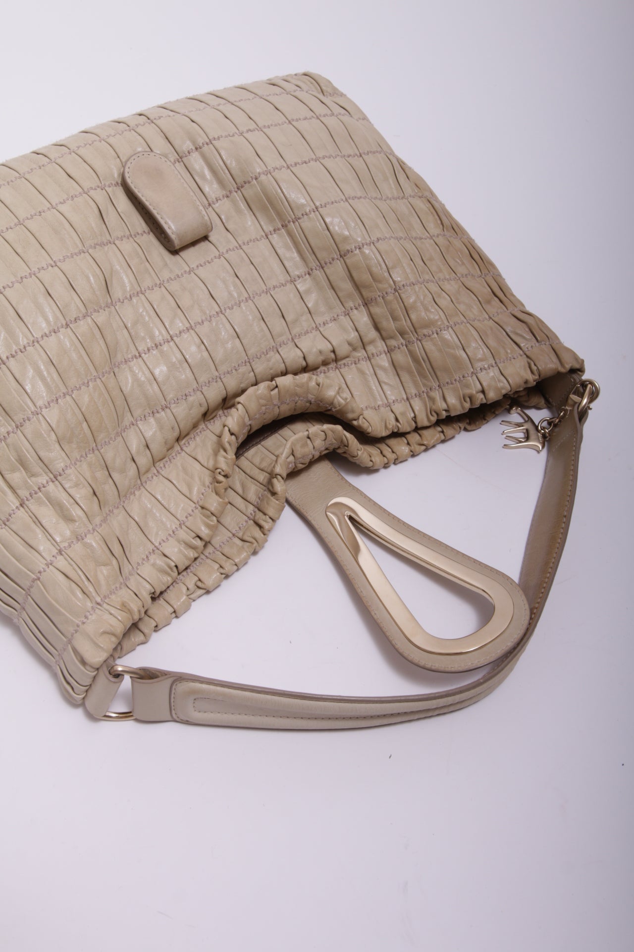 Bally textured leather shoulder bag in beige