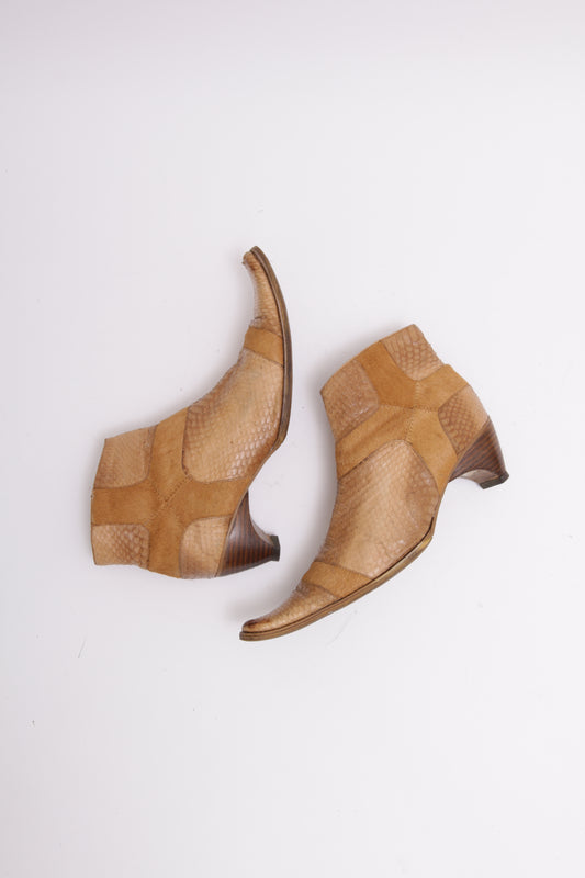 Low-cut vintage patchwork cowboy boots