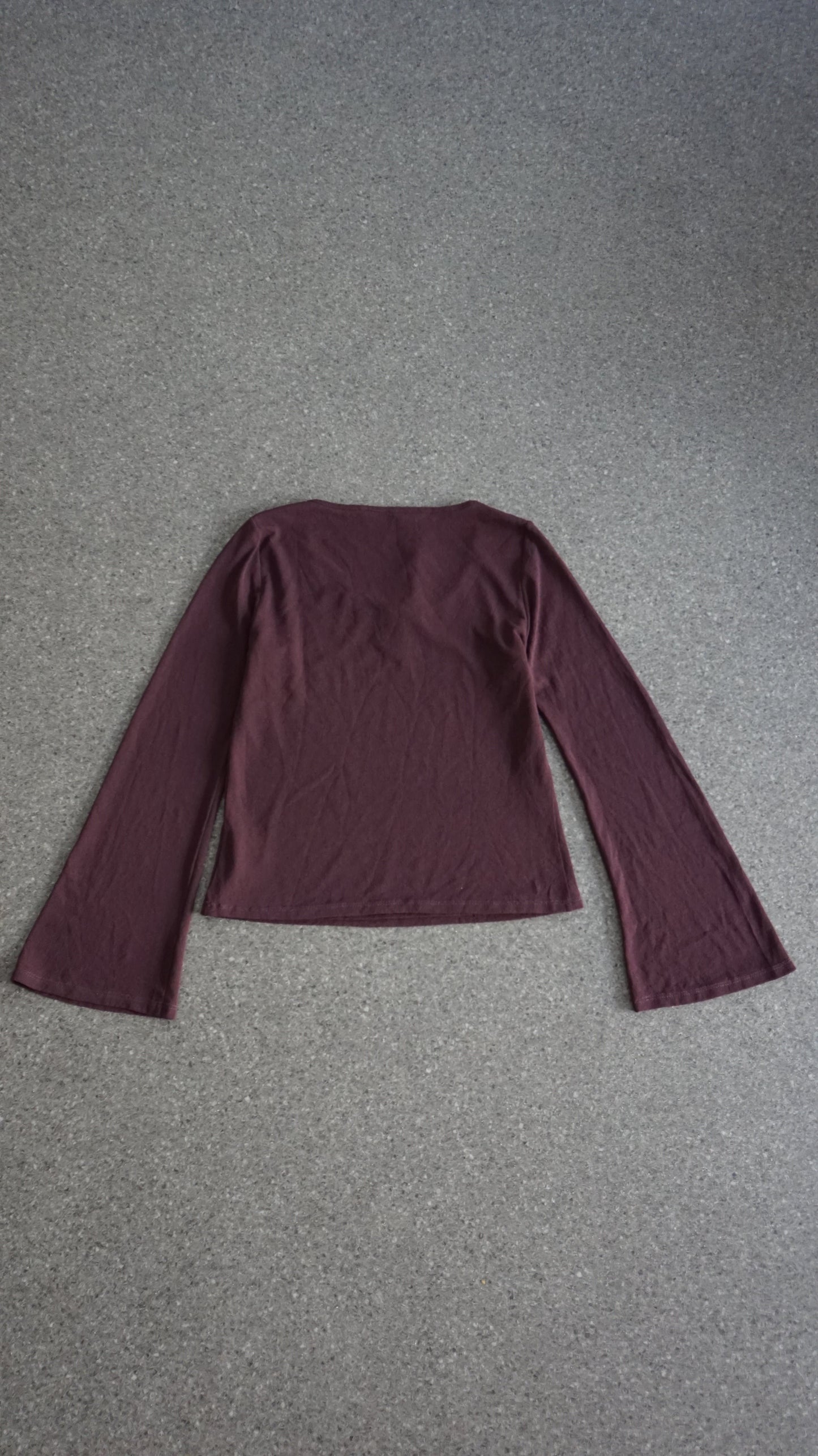 stretch flared sleeve top in dark burgundy